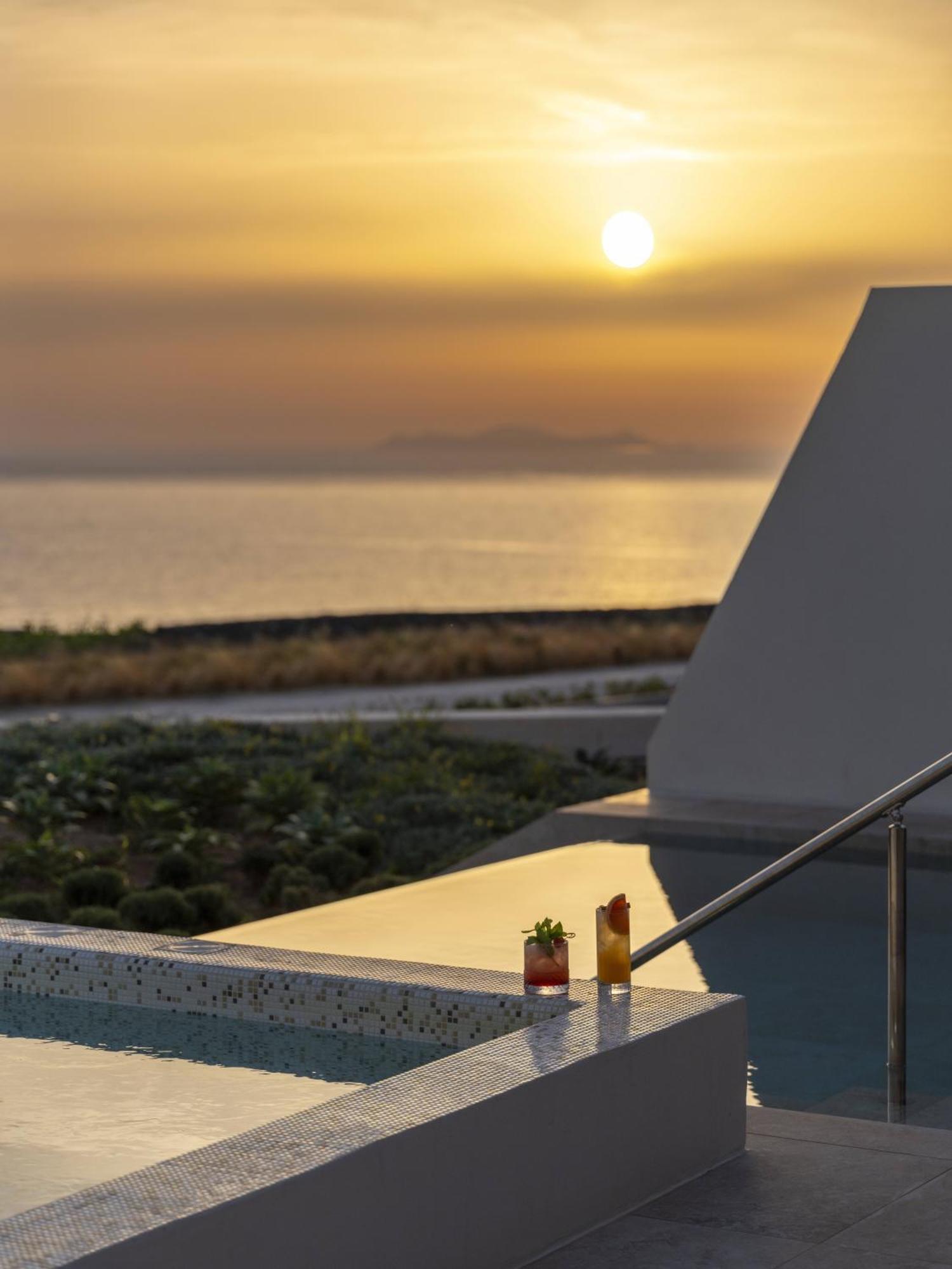 Santo Mine Oia Suites Exterior photo